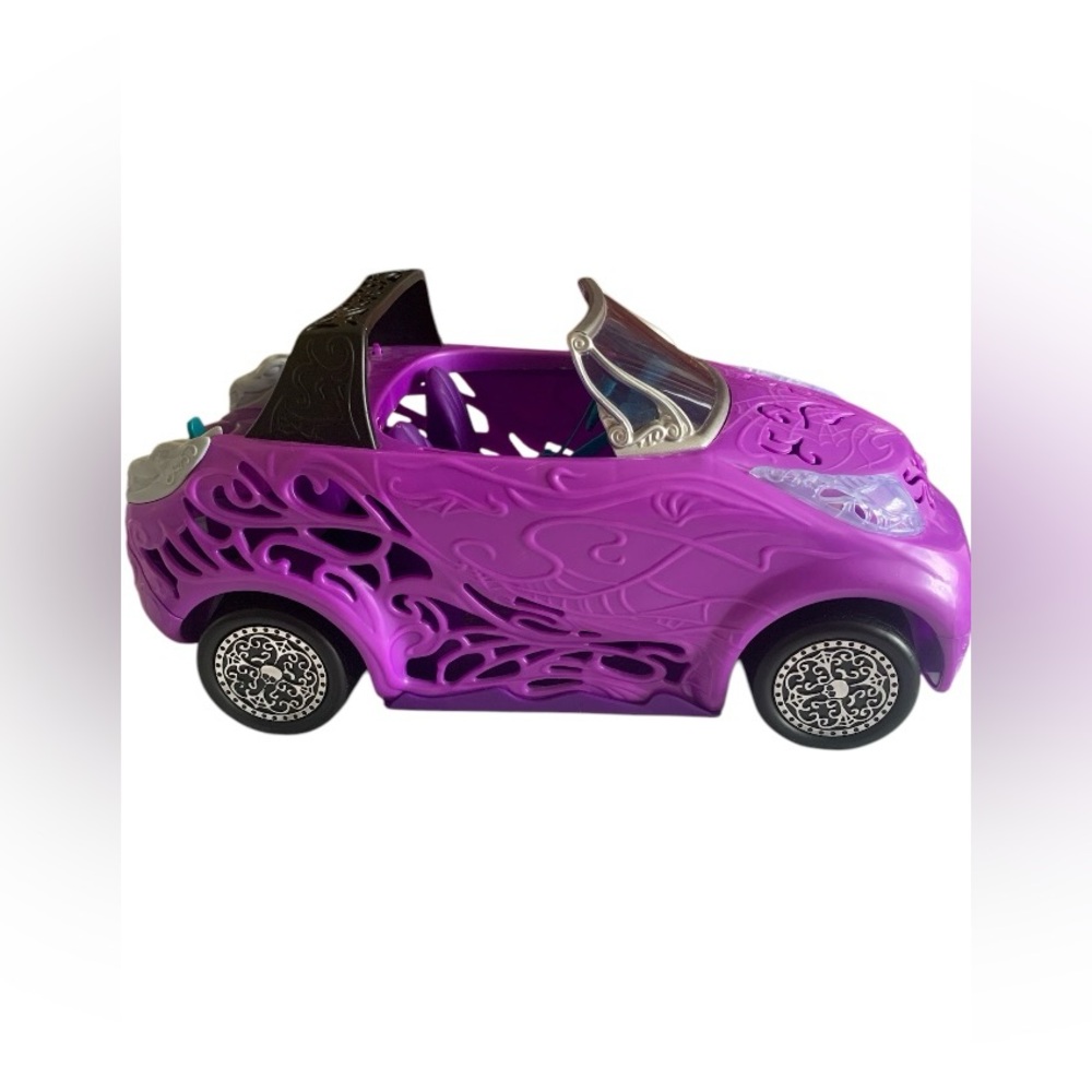 Monster High Scaris City of Frights Mattel Toy Car Collectible